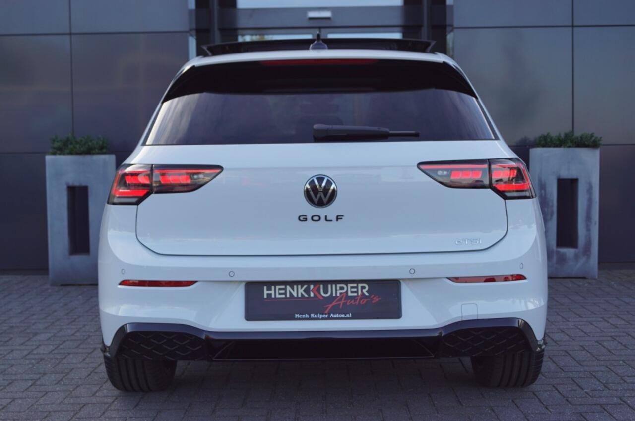 Volkswagen GOLF R-line 1.5 eTSI 150pk DSG facelift Black style/Panodak /Camera /IQ Matrix LED /Head-up