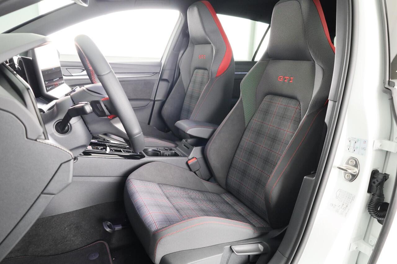 Volkswagen GOLF GTI 2.0 195 kW / 265 pk TSI Hatchback 7 versn. DSG | Verlengde garantie | Panorama dak | Head up Display | Harman Kardon |