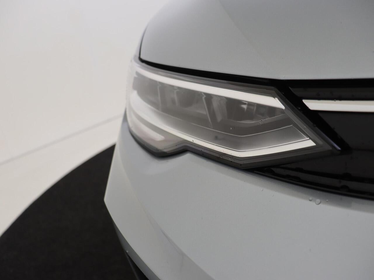 Volkswagen GOLF Variant 1.5 TSI Life Business