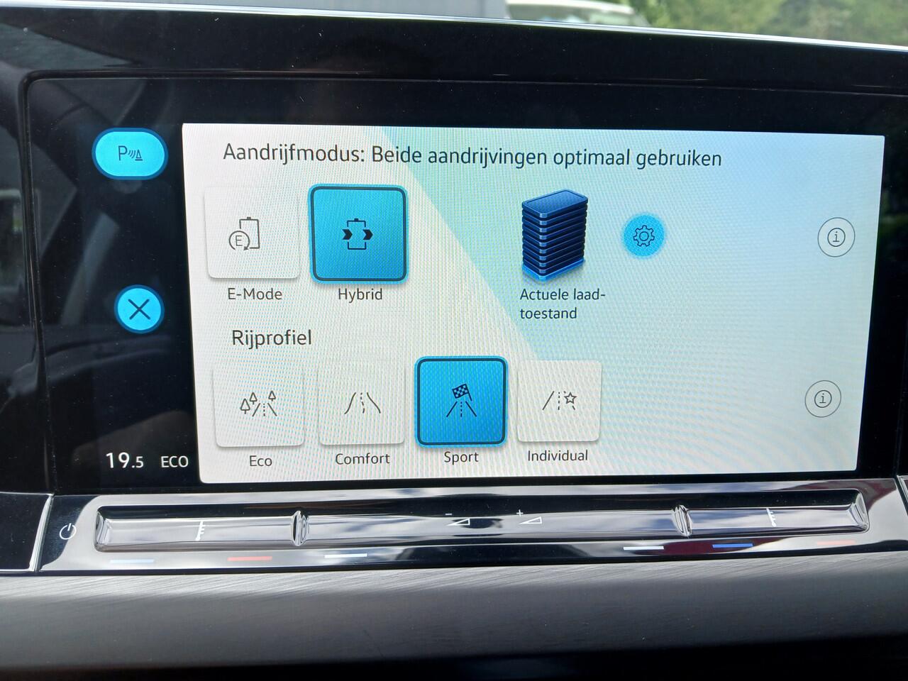 Volkswagen GOLF 1.4 eHybrid Style PHEV / camera / DSG / massage stoel /