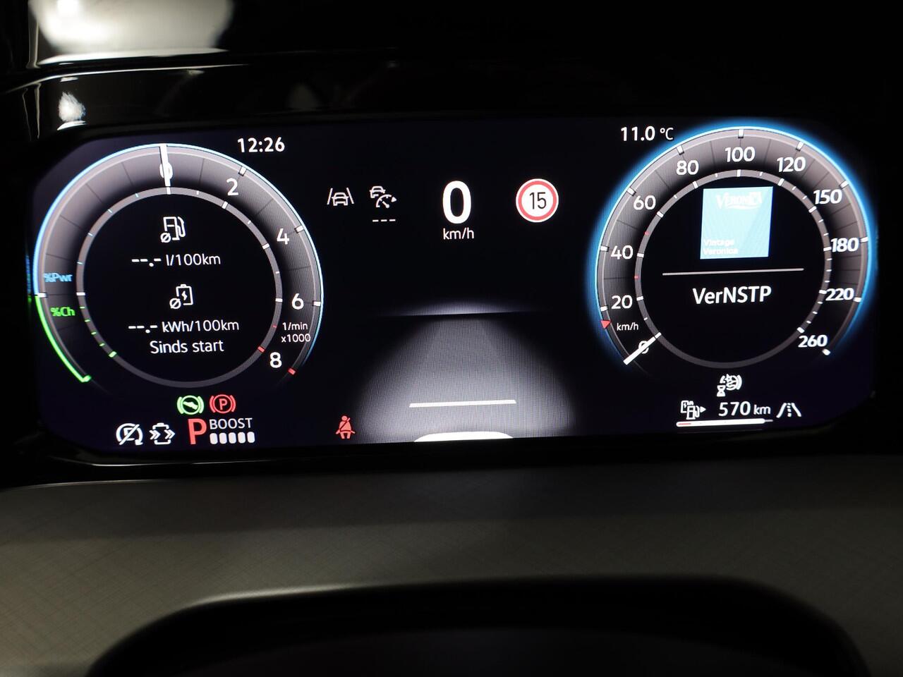 Volkswagen GOLF 1.5 eHybrid Life Edition 204 pk Automaat (DSG) | Verlengde garantie | Navigatie via App | Parkeersensoren (Park assist) | Achteruitrijcamera | Adaptieve cruise control |