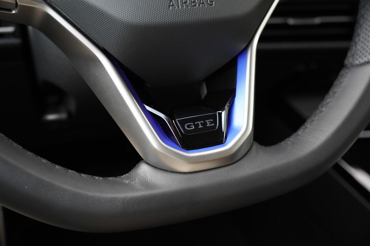 Volkswagen GOLF 1.5/272pk eHybrid GTE|2025|Panoramadak|Leer+Memory|Matrix LED|Trekhaak|19"Blackstyle|Cruise+ACC|PDC+Assist+Camera|LED-Mistlampen|VOL!