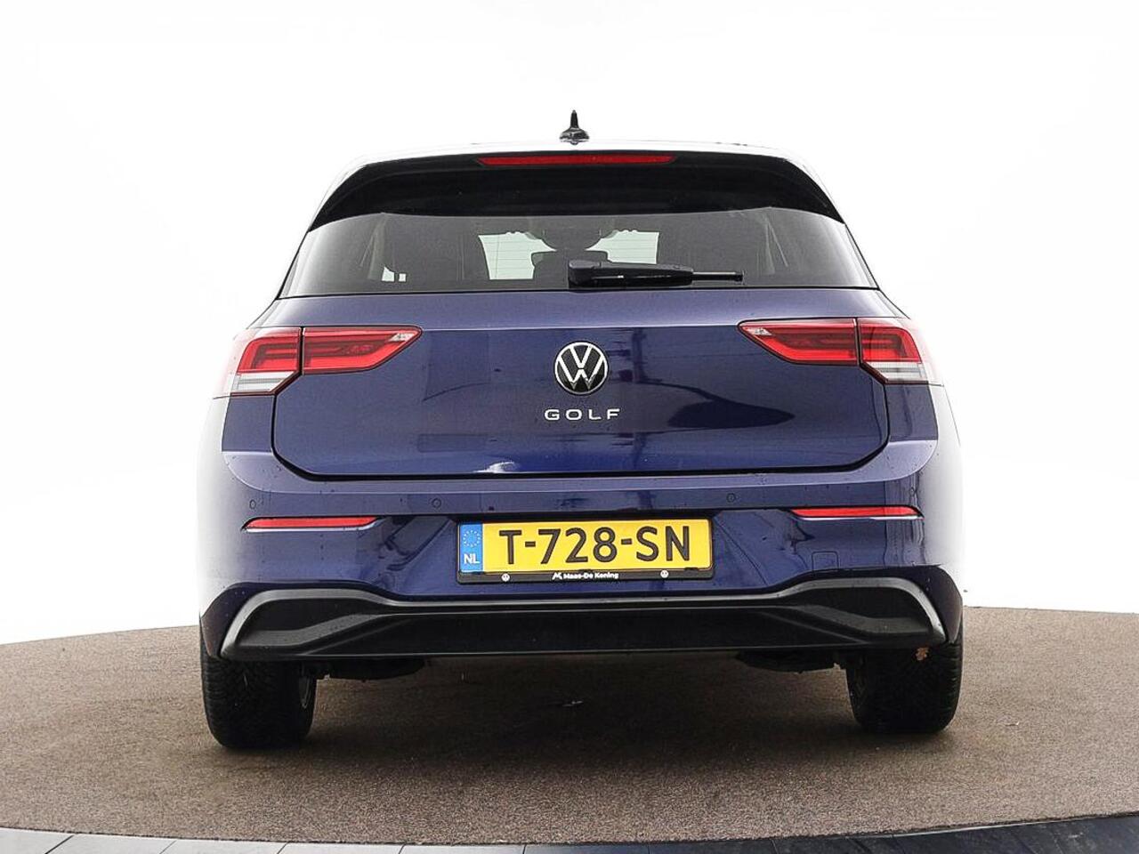 Volkswagen GOLF 1.0 TSI 110pk Life · Apple/Android Car Play · Navi · P-Sensoren · ACC · DAB · Getint Glas · Sfeerverlichting · 16'' Inch · Garantie t/m 30-08-2027 of 100.000km