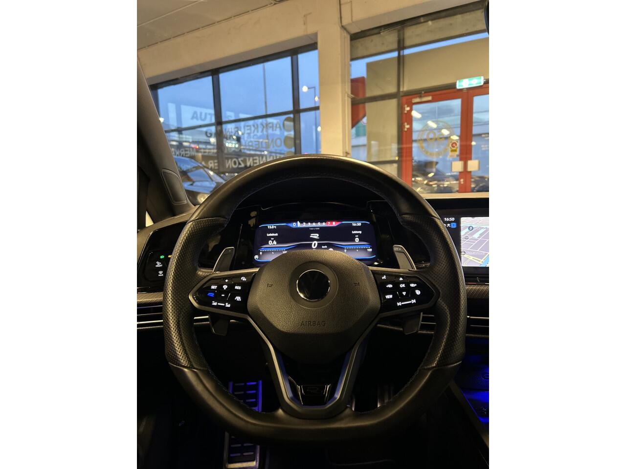 Volkswagen GOLF 2.0 TSI R 4Motion | Memory seats | PPF Folie | Lederen bekleding | Stoel+Stuurverwarming | Head up display | Apaptive cruise control | Lane assist | Dodehoeksdetectie | Sfeerverlichting | Achteruitrijcamera | Apple carplay | 19''INCH