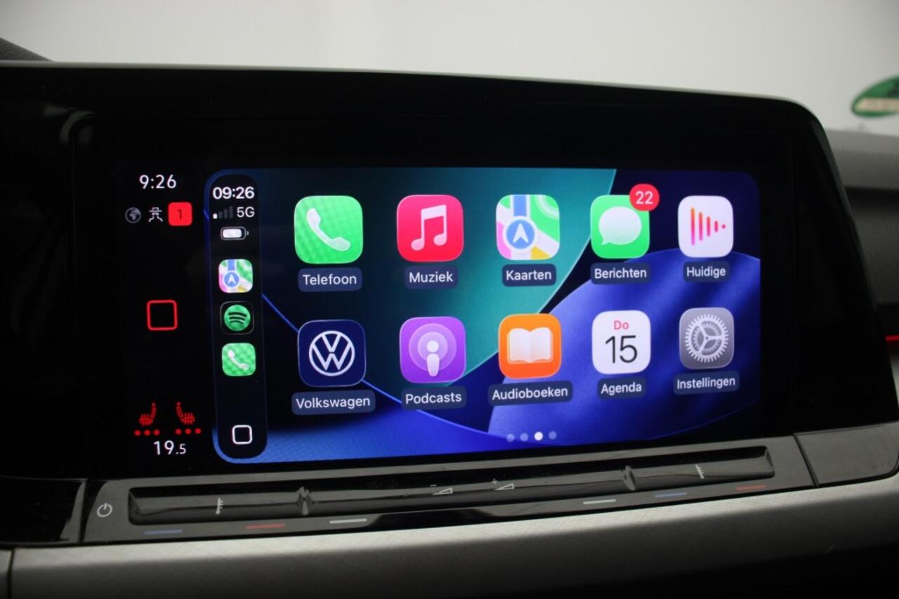 Volkswagen GOLF Variant 1.0 eTSI Life Business Automaat - Carplay, Navi, Cruise, Trekhaak, Stoelverw.