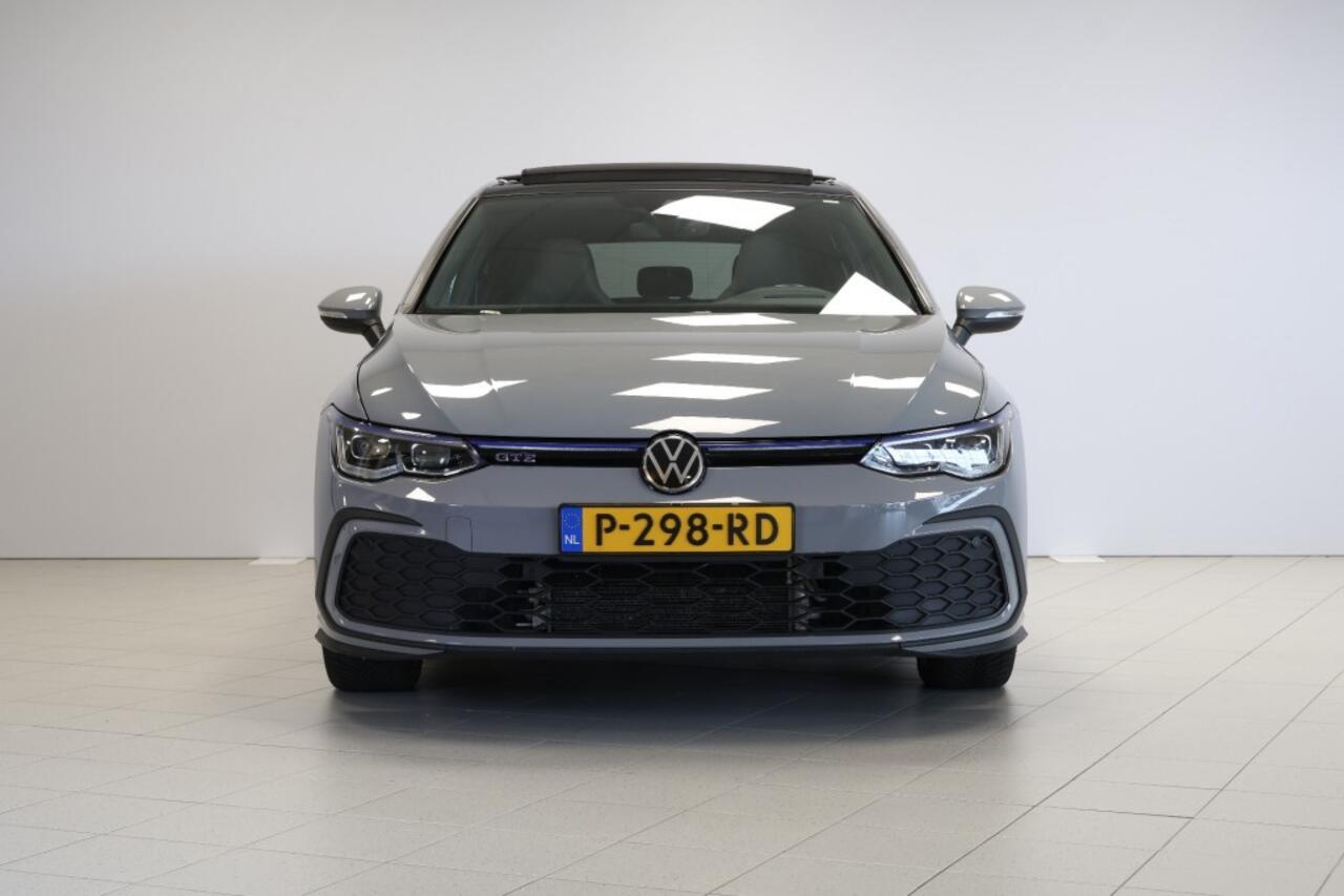 Volkswagen GOLF 1.4 Ehybrid GTE - Open Dak - Stoel+Stuurverwarming - Navi - Carplay