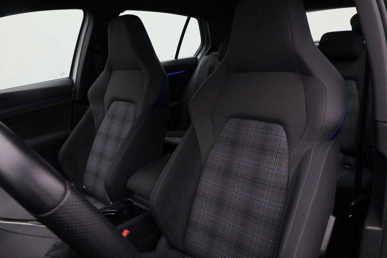 Volkswagen GOLF 1.4 245 pk DSG eHybrid GTE | Navigatie | Parkeersensoren voor/achter | Keyless Entry | Apple Carplay / Android Auto