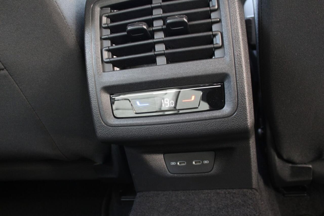 Volkswagen GOLF 1.5 TSI Life Business, Adp cruise, Lichtm, DAB, Stoel en stuur verwarming