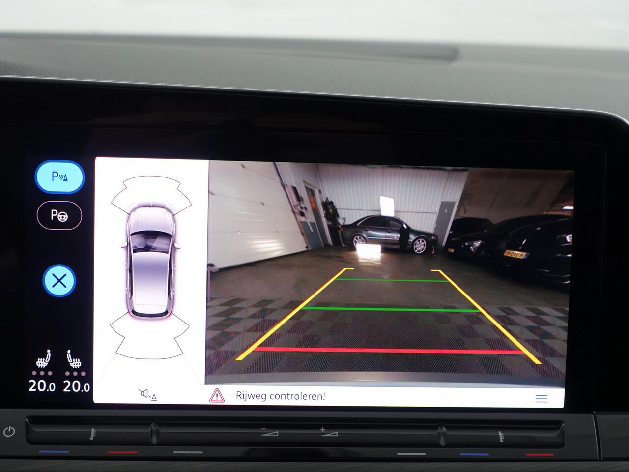 Volkswagen GOLF 1.5 eTSI R Line Aut- NAP 10dkm, Panoramadak, Sfeerverlichting, Camera, Ergo Active, Stoelmassage