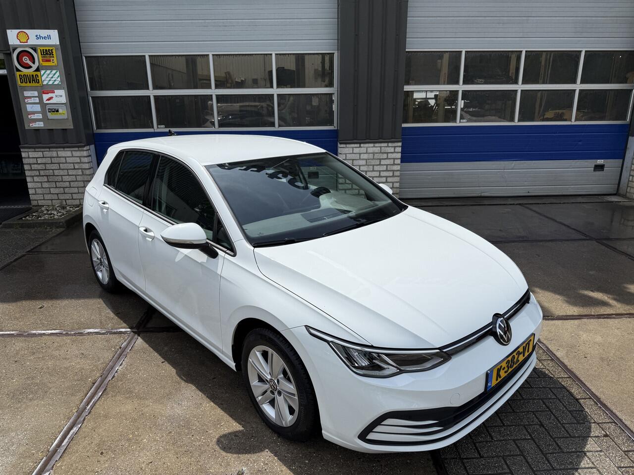 Volkswagen GOLF 1.0 eTSI Life
