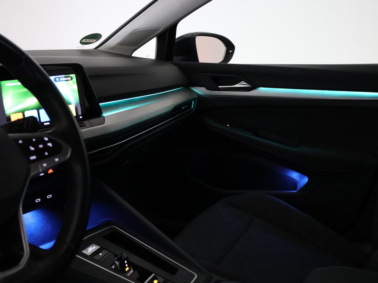 Volkswagen GOLF 1.0 eTSI DSG + VIRTUAL COCKPIT | SFEERVERLICHTING | STUURVERW. / STOELVERW. | CAMERA | ADAPTIVE CRUISE CONTROL