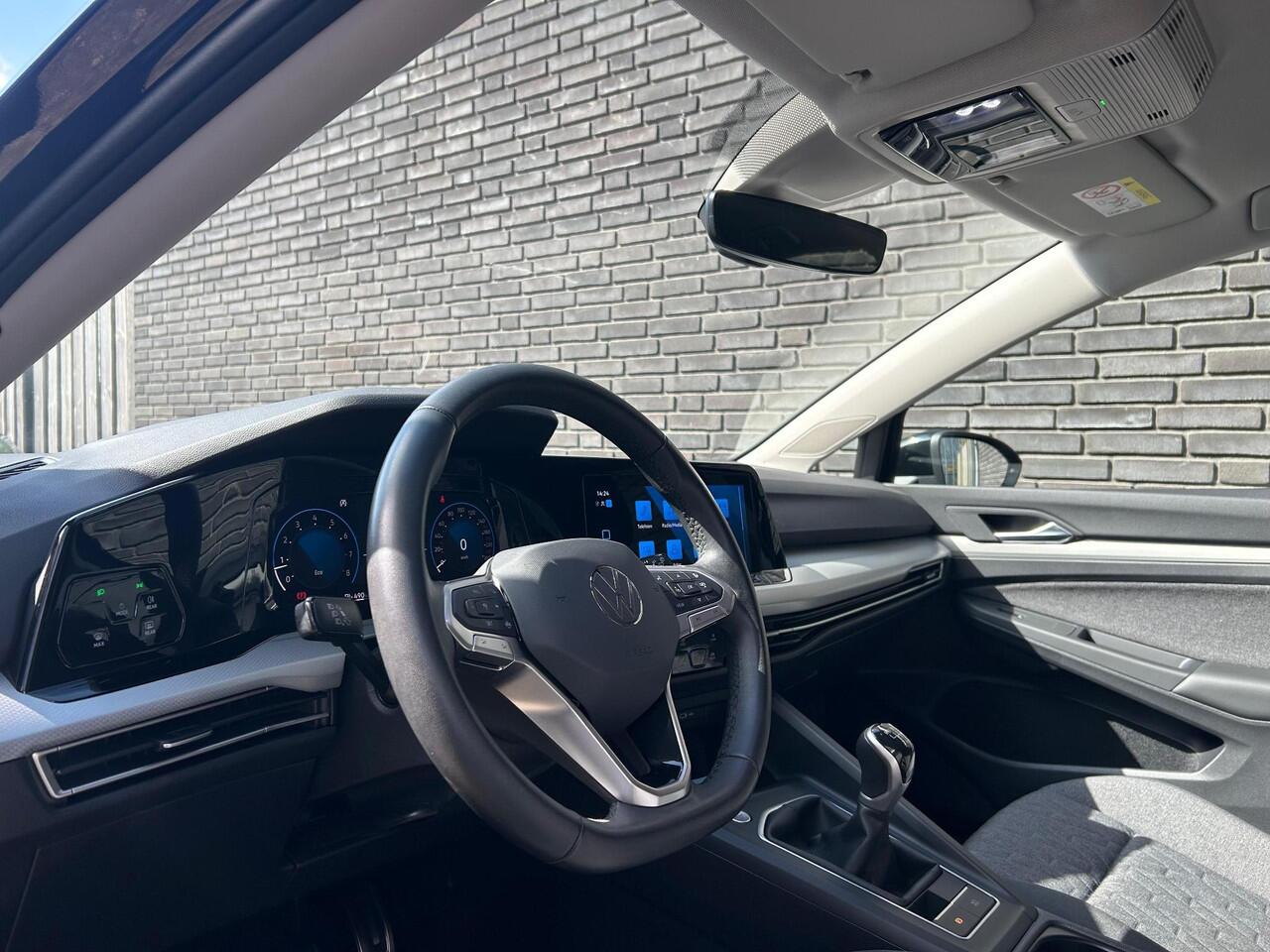 Volkswagen GOLF 1.5 TSI 150PK Move l Sfeer verlichting l Electrische Trekhaak l Navi l Adaptive Cruise l 19"