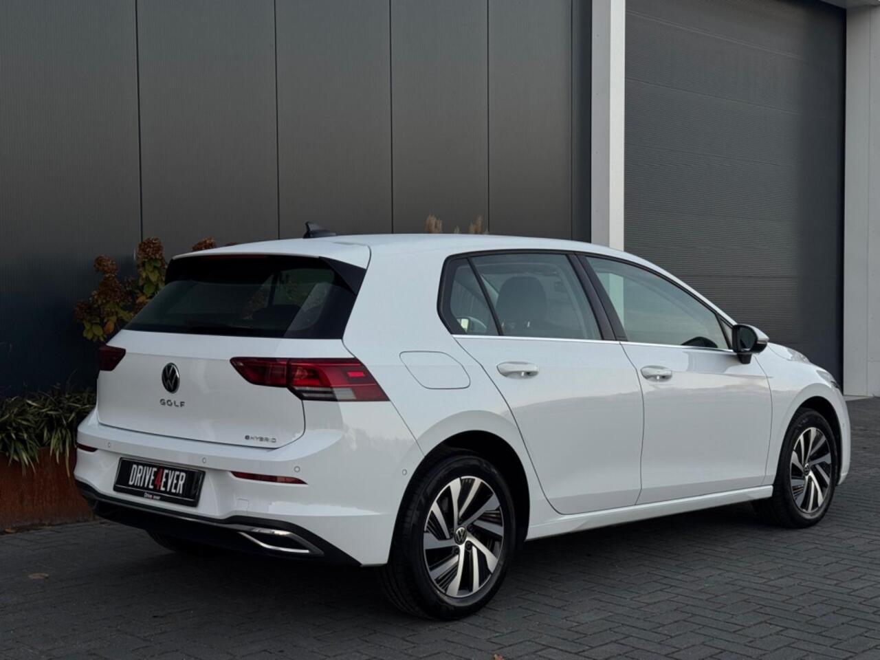 Volkswagen GOLF 1.4 eHybrid M22 SFEER NAVI CAMERA PDC IQ LIGHT LED