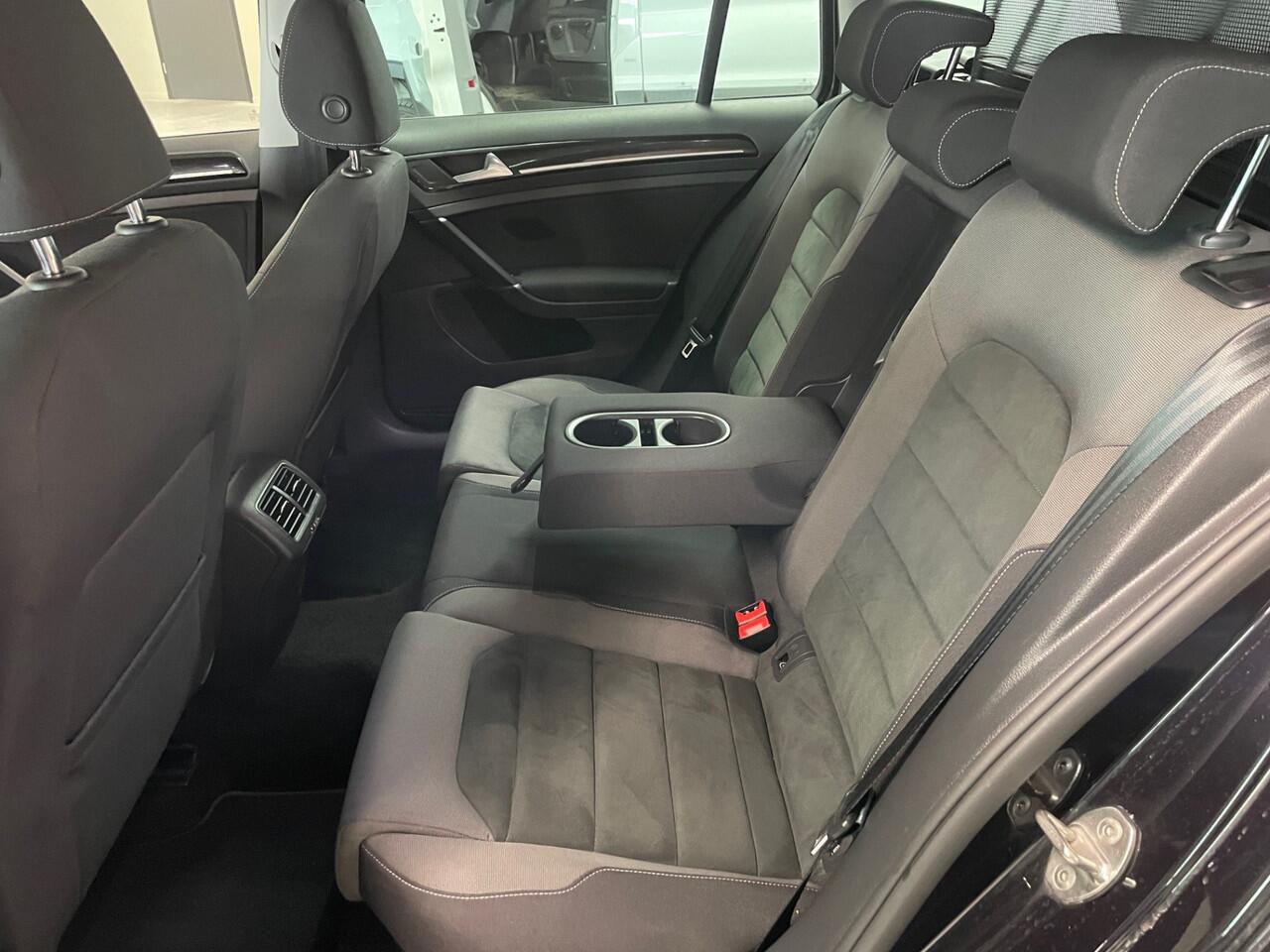 Volkswagen GOLF Variant 1.5 TSI Highline 150pk DSG Navi I Trekhaak I Led