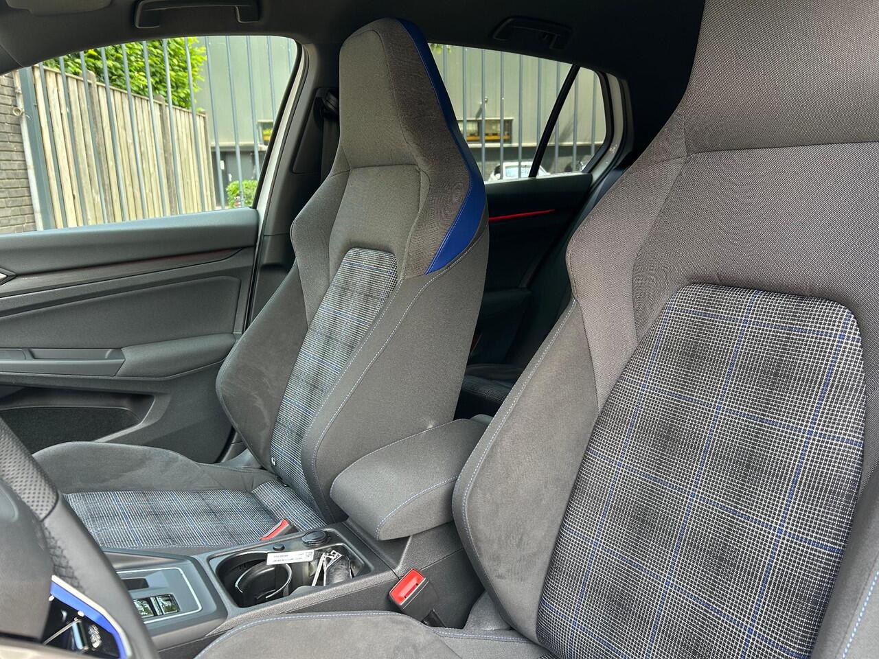 Volkswagen GOLF 1.4 eHybrid GTE l IQ Light l Stoel Verwarming l Adapt Cruise l Carplay