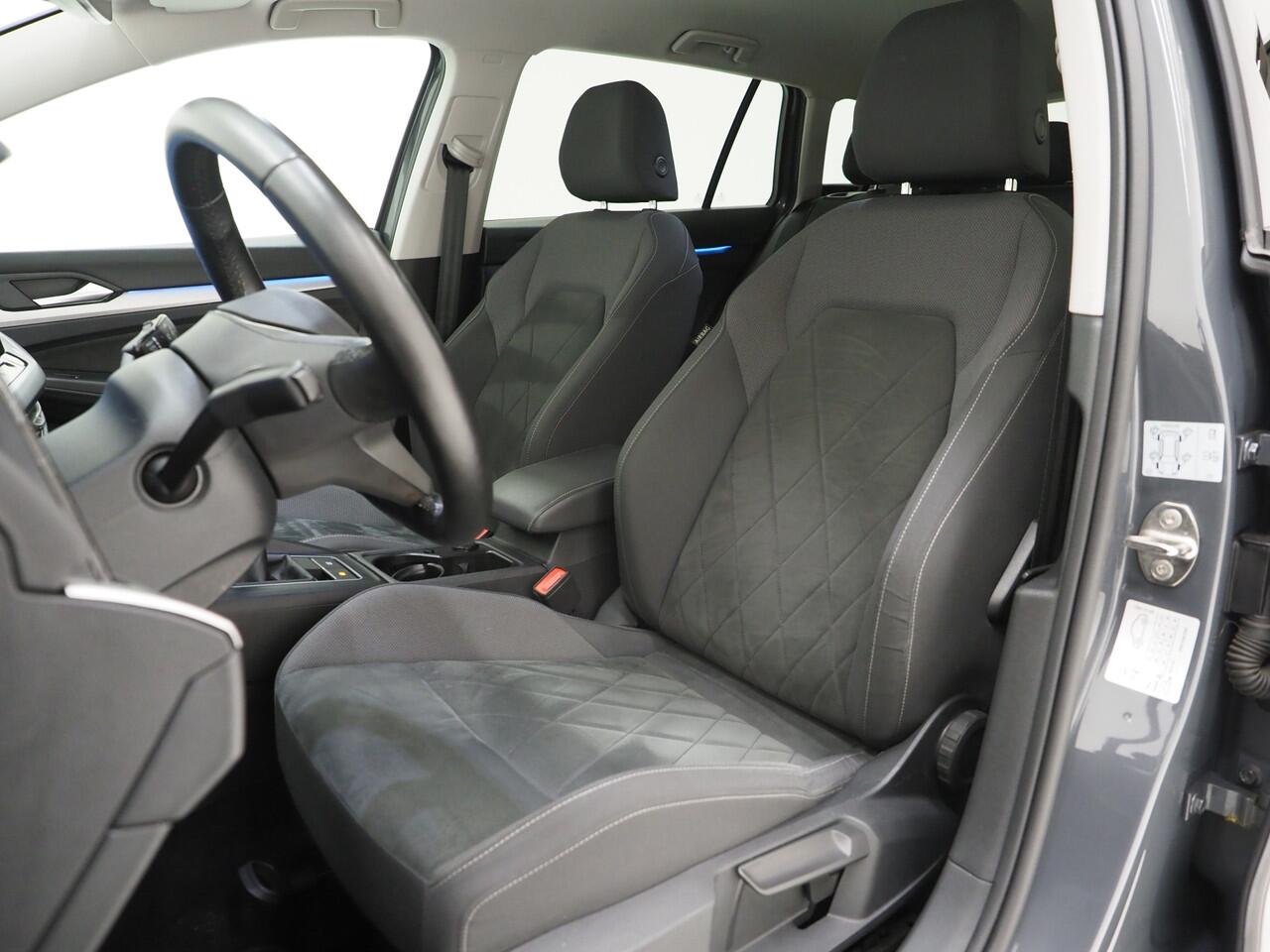 Volkswagen GOLF Variant 1.0 TSI | Camera | Adaptive Cruise | Virtual | Stoelverwarming | DAB | Carplay