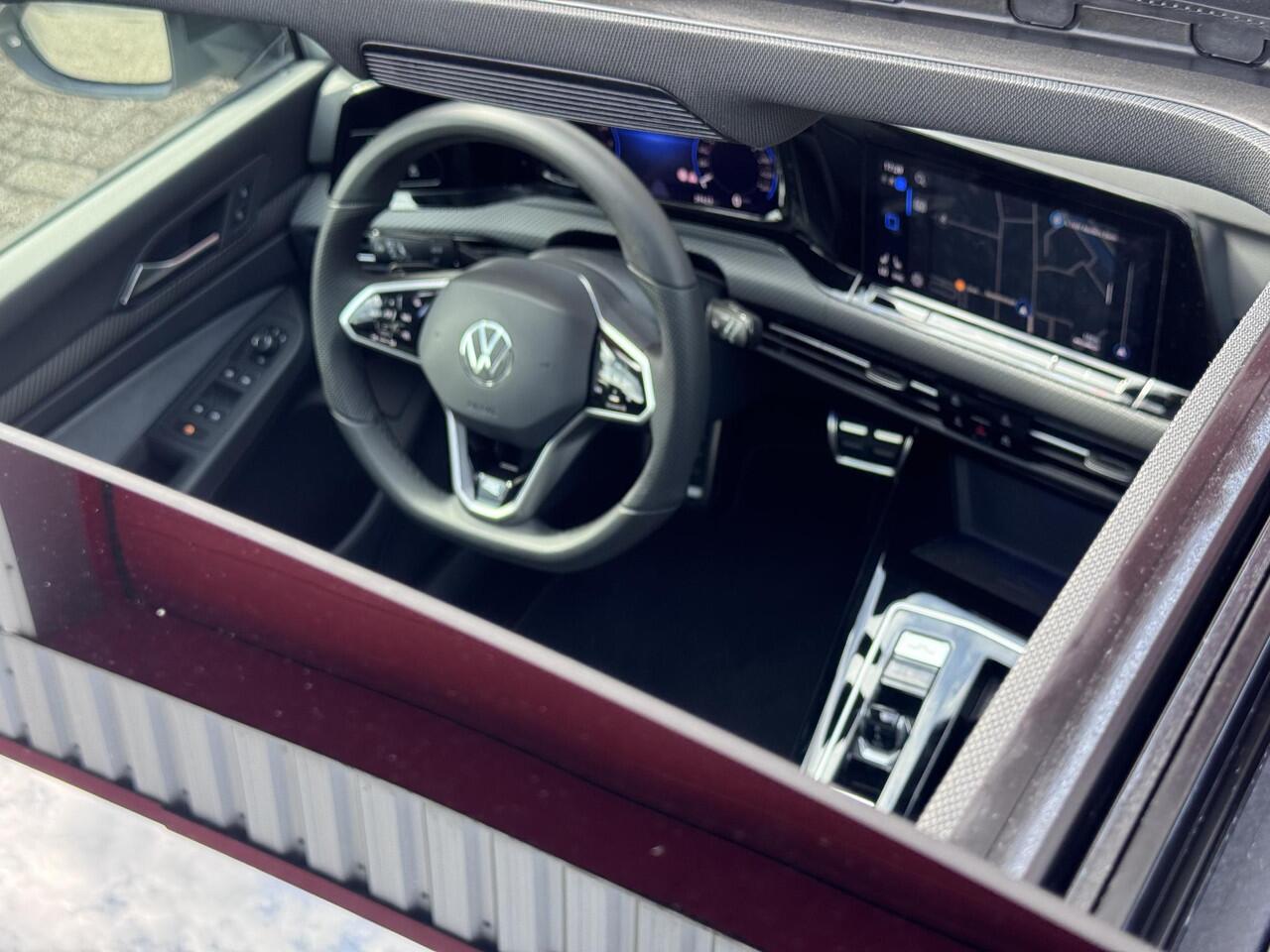 Volkswagen GOLF 1.5 eTSI R-Line Business | PANO CAM SFEER ZGAN