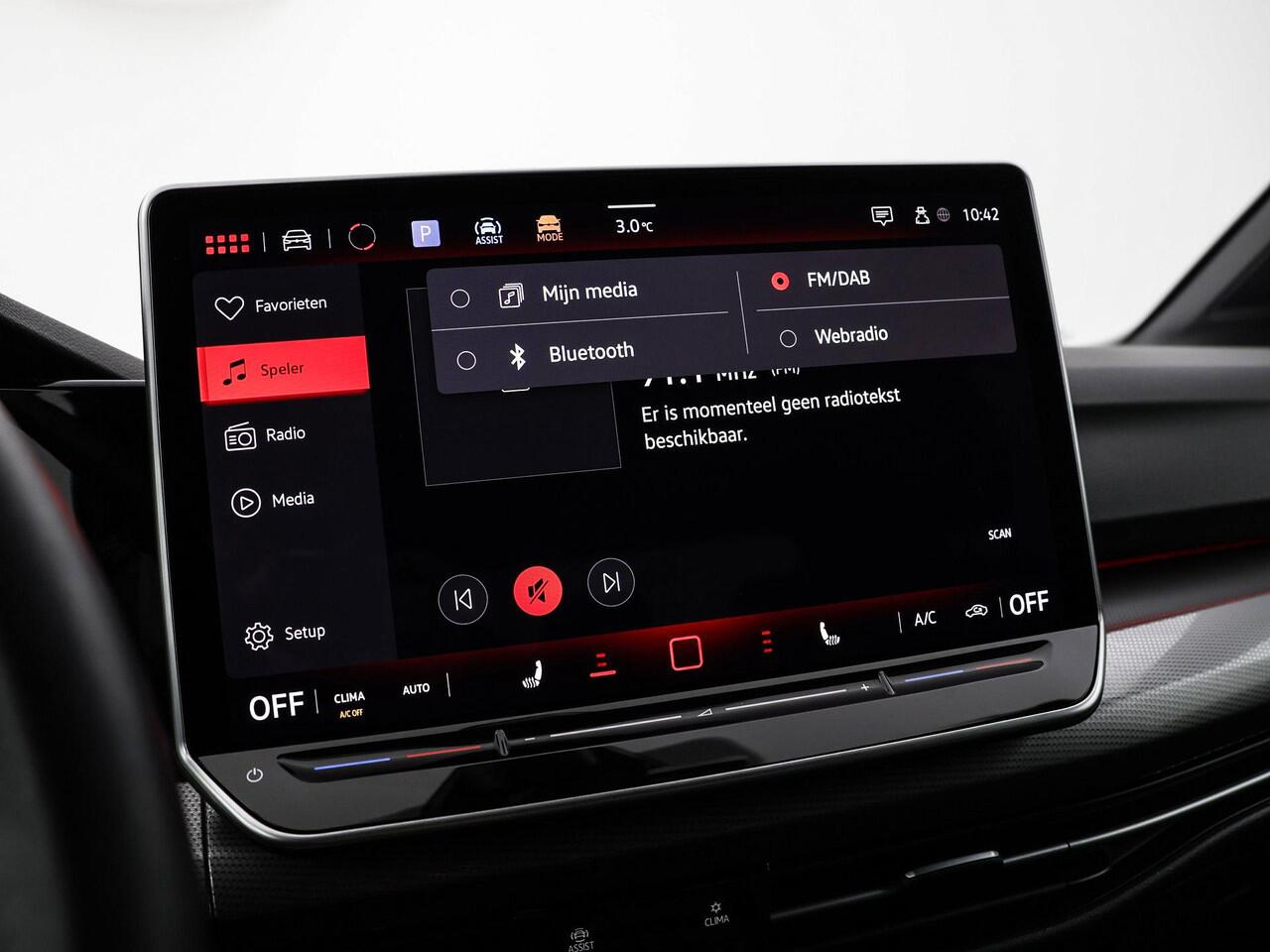 Volkswagen GOLF 1.5 204pk DSG eHybrid 50 Edition · Camera · Keyless · Apple/Android Car Play · Stoel & Stuur verwarmd · Elek. Voorstoel · Sfeerverlichting · 18'' Inch · Garantie t/m 06-08-2028 of 100.000km