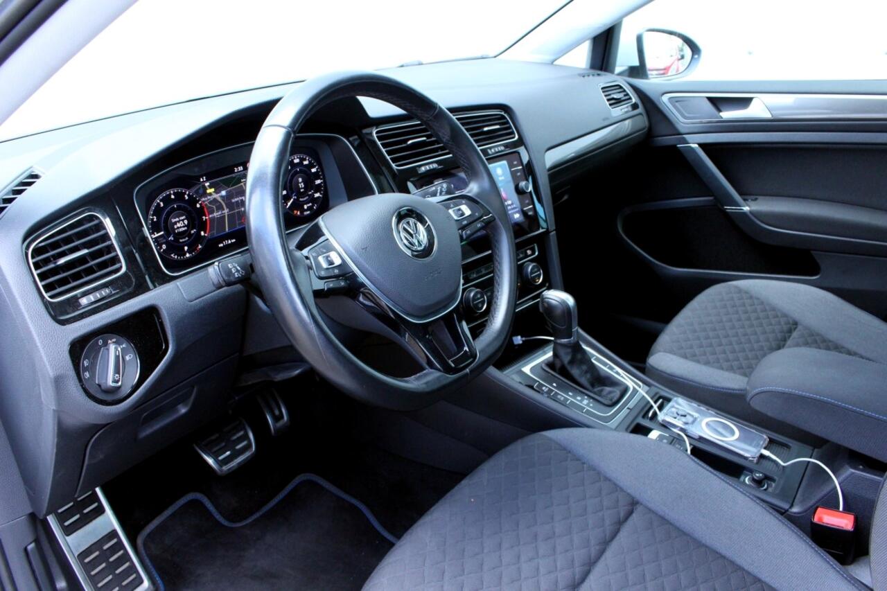 Volkswagen GOLF Variant 1.5 TSI DSG Highline PANO VIRTUAL CARPL ACC STUURVW '19