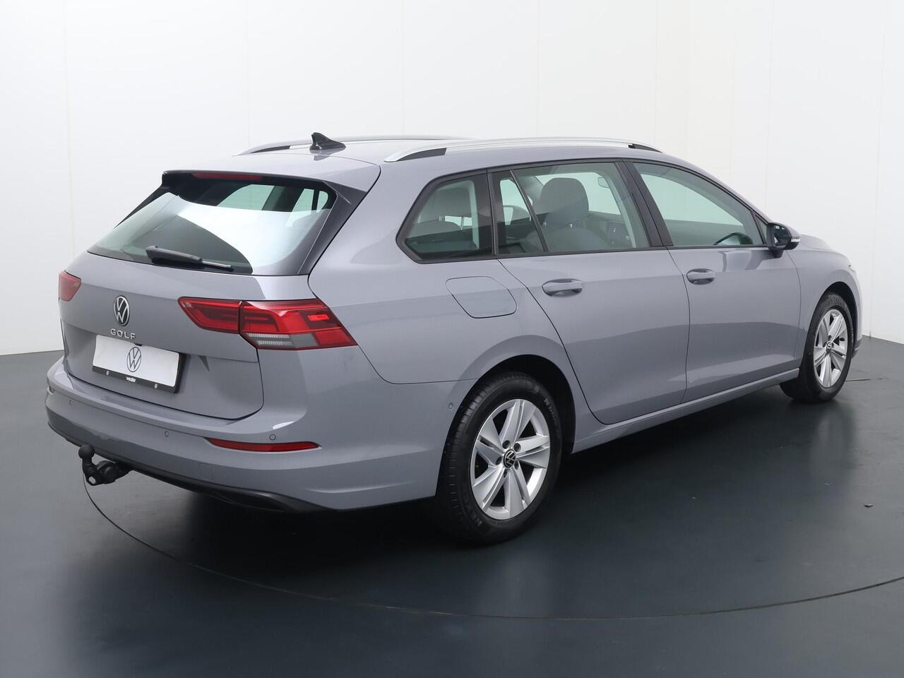 Volkswagen GOLF Variant 1.0 TSI Life Business | 110 PK | Trekhaak wegklapbaar | Achteruitrijcamera | Adaptive cruise control |