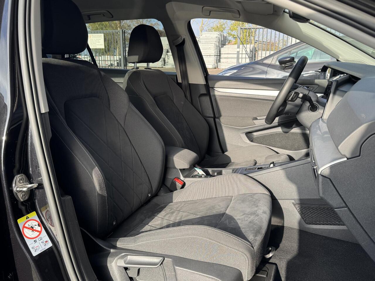 Volkswagen GOLF VARIANT 1.5 eTSI LIFE BUSINESS I AUTOMAAT I TREKHAAK I P-CAMERA I APPLE CARPLAY I CLIMATE CONTROL