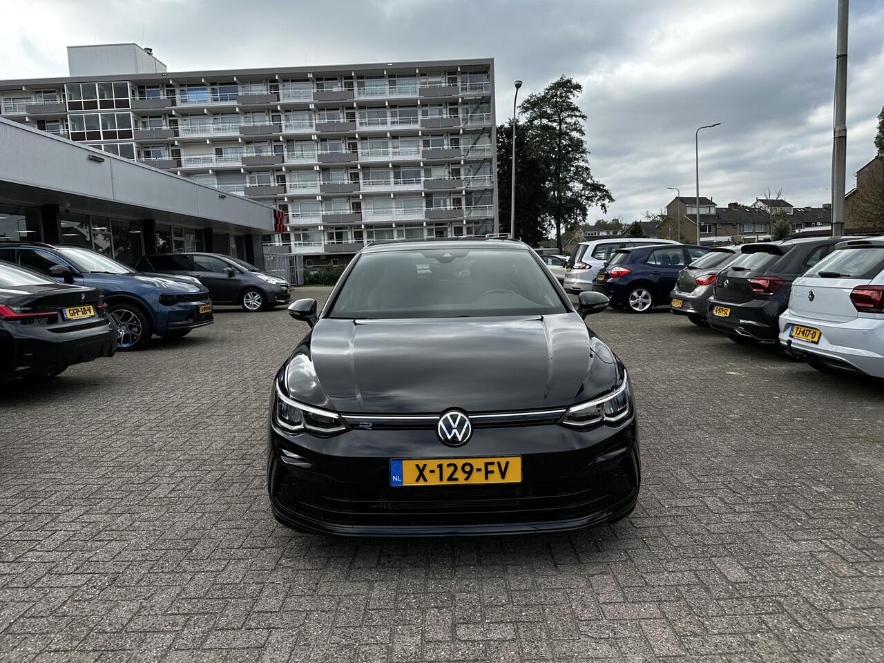 Volkswagen GOLF 1.5 eTSI R-Line Lmv Adcruise Pdc Applecarplay Navi Acamera Automaat Nap