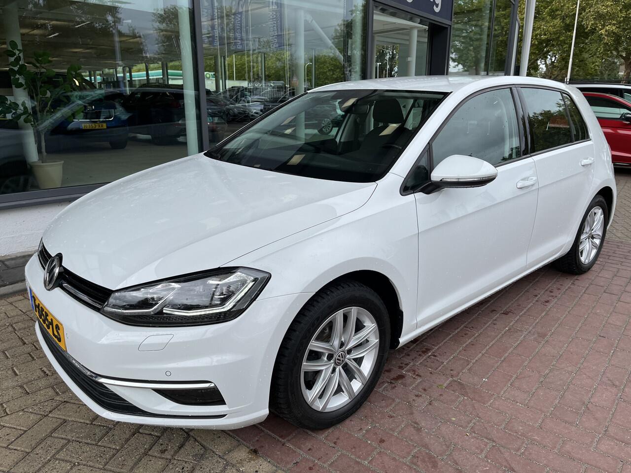 Volkswagen GOLF 1.0 TSI Highline / Led verlichting / Stoelverwarming / PDC / Alcantara / Navi / Adaptive cruise