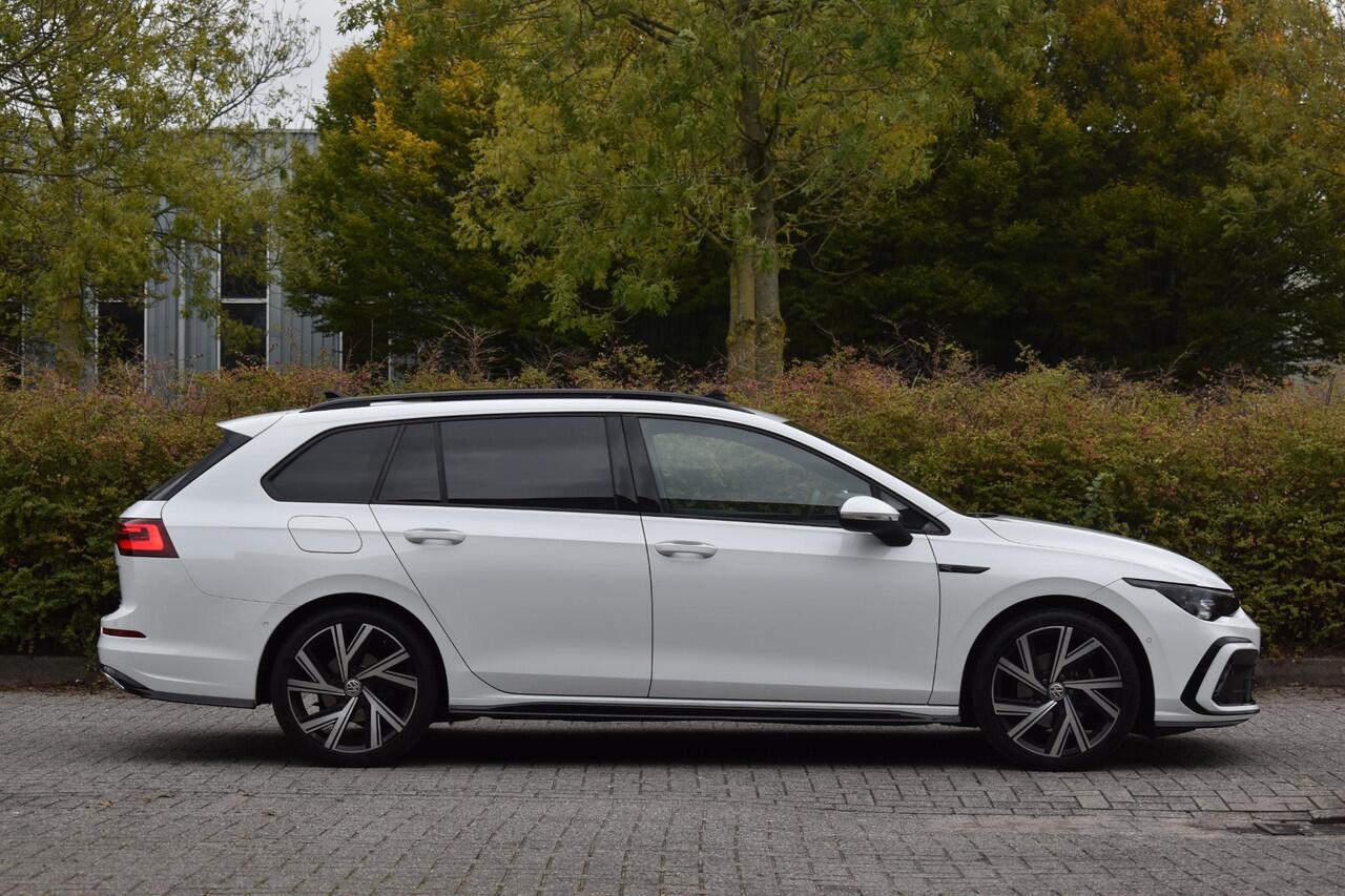 Volkswagen GOLF 1.5 eTSI Variant 3x R Line Pano Keyless Lane Camera Trekhaak