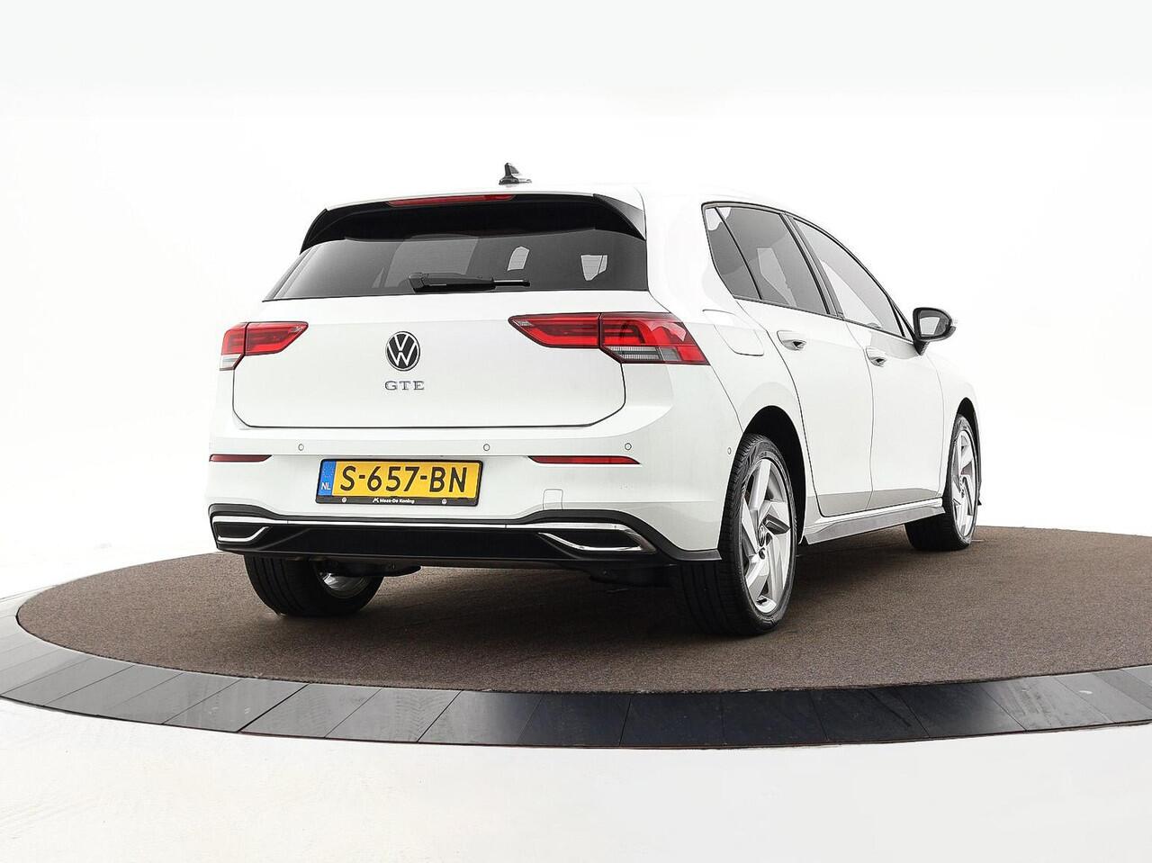 Volkswagen GOLF 1.4 245pk eHybrid GTE · Apple/Android Car Play · Navigatie · Sfeerverlichting · P-Sensoren · 17'' Inch · Garantie t/m 20-01-2027 of 100.000km