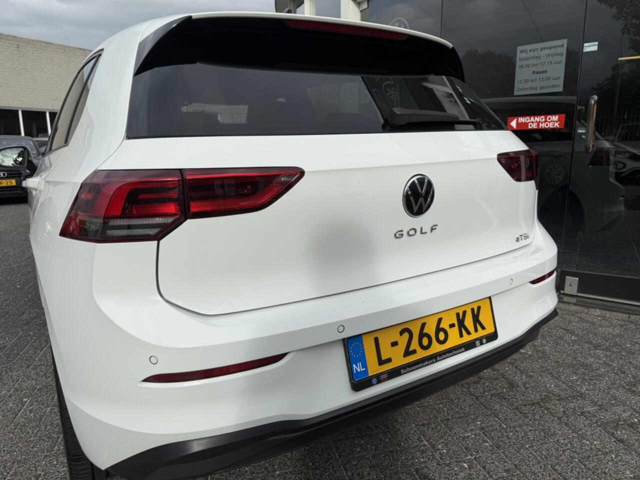 Volkswagen GOLF 1.0 eTSI Life Bns