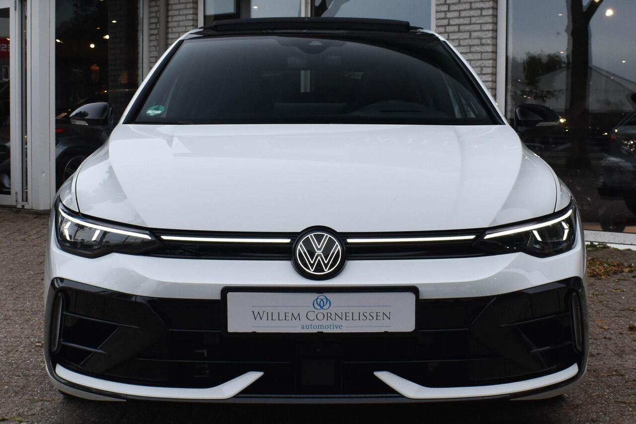 Volkswagen GOLF 2.0 TSI 4Motion R Performance Akra Pano DCC HUD Harman/Kardon Memory