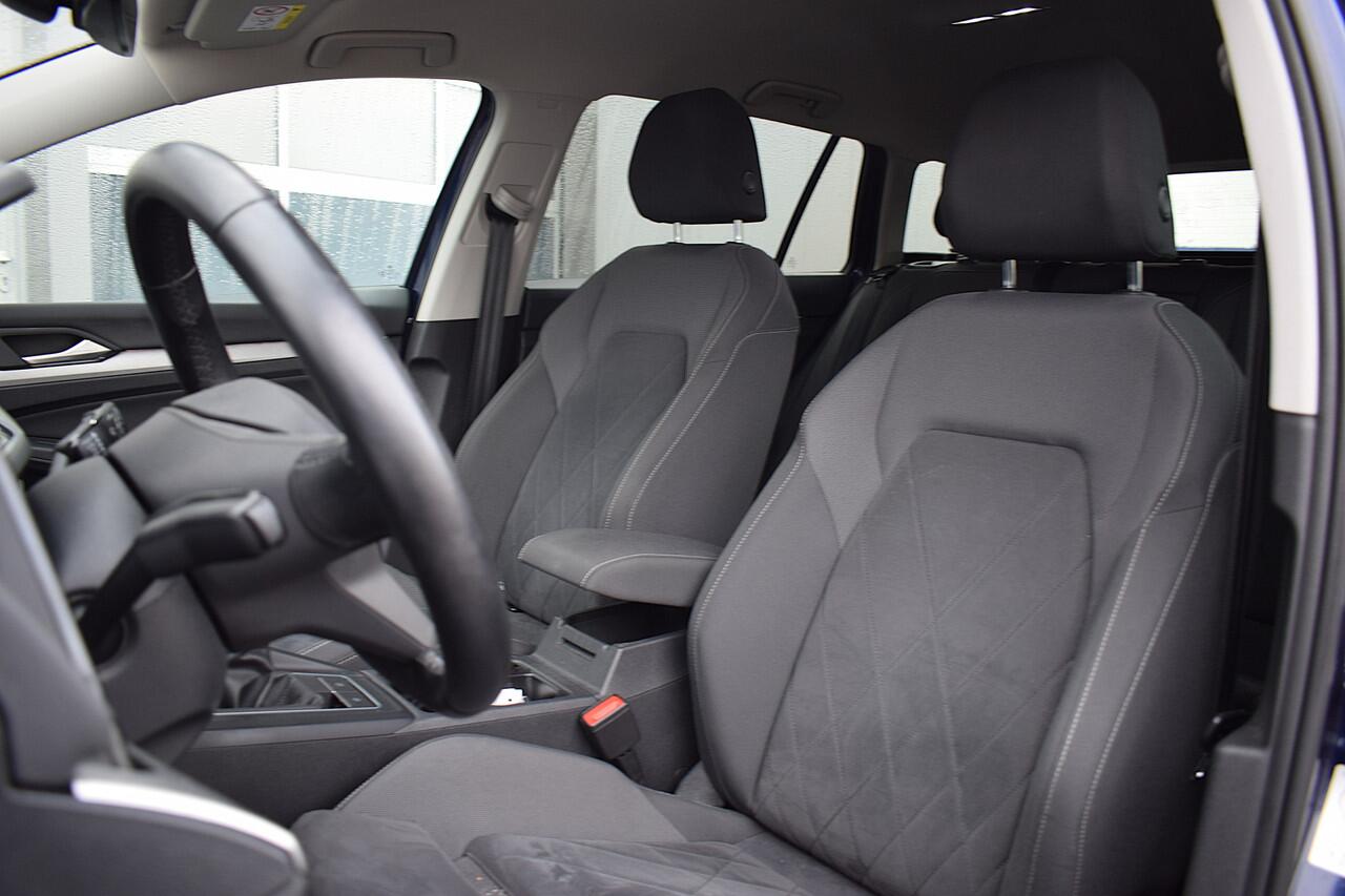 Volkswagen GOLF Variant 1.0 TSI Life Business | Apple CarPlay | Stuur- en Stoelverw. | Camera