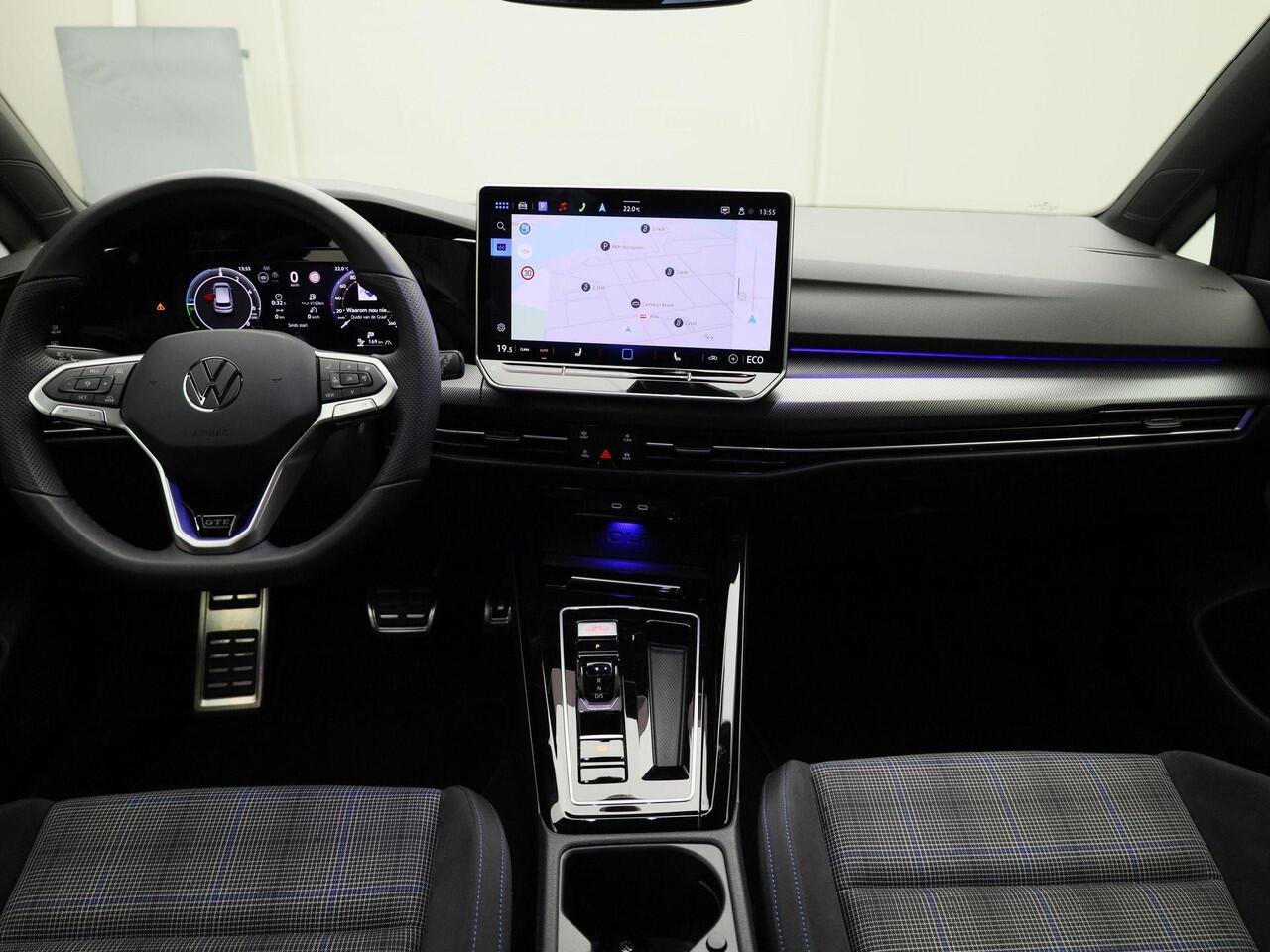 Volkswagen GOLF 1.5 eHybrid 200kW/272PK GTE · 360° Camera + Parkeersensoren · Head-up Display · Navigatie · Apple/Android Car play · Garantie tot oktober 2026