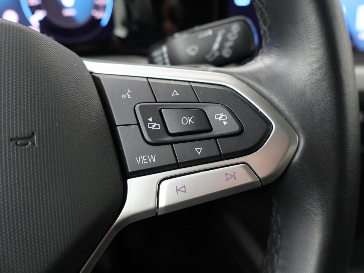 Volkswagen GOLF Variant 1.0 eTSI Life | 110 PK | Automaat | Trekhaak | Achteruitrijcamera |