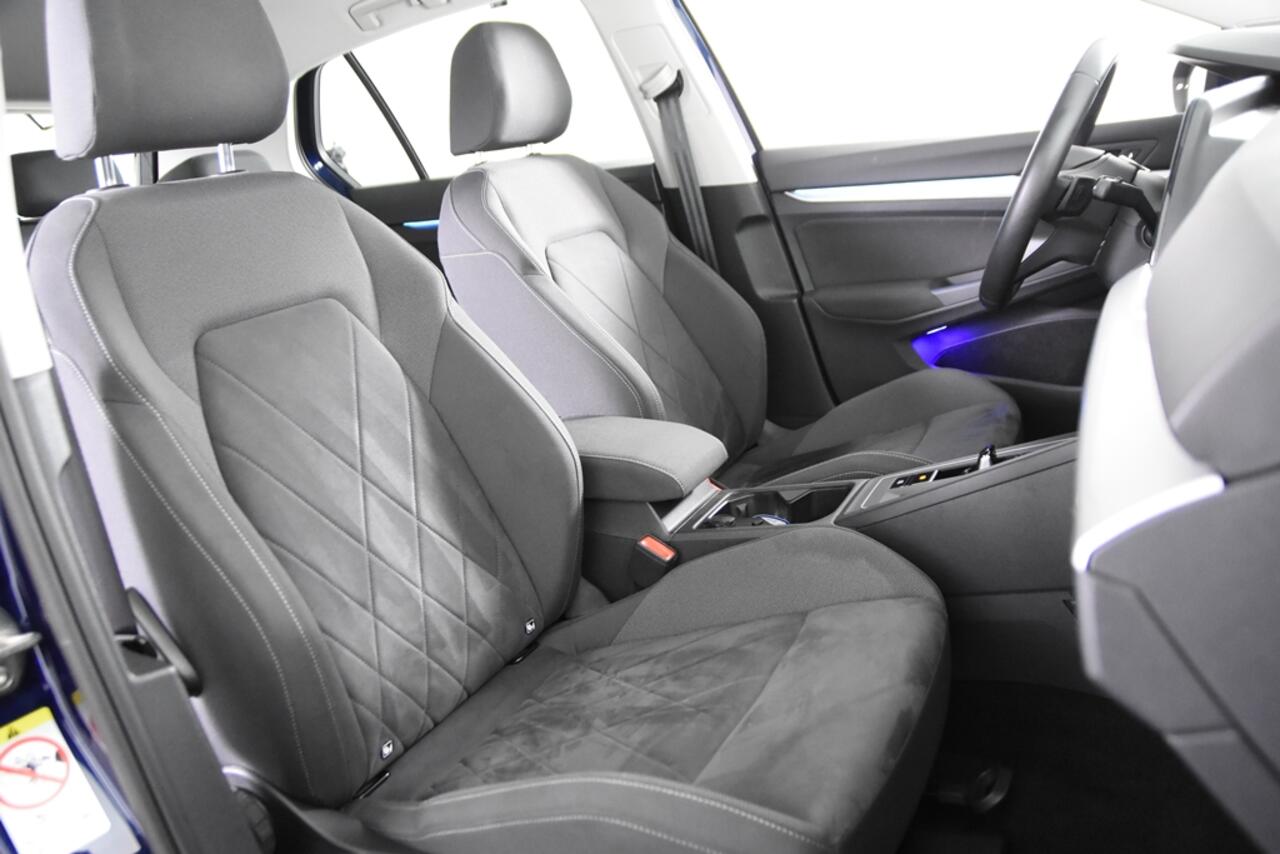 Volkswagen GOLF 1.0 eTSI Life *1ste Eigenaar*Navigatie*Ambiente*