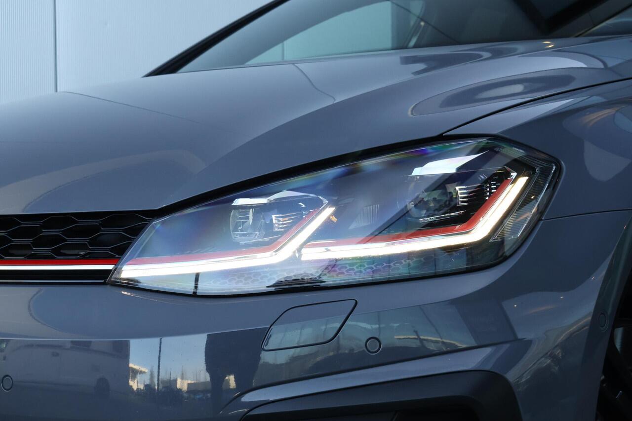 Volkswagen GOLF 2.0 TSI GTI TCR / Pure Grey