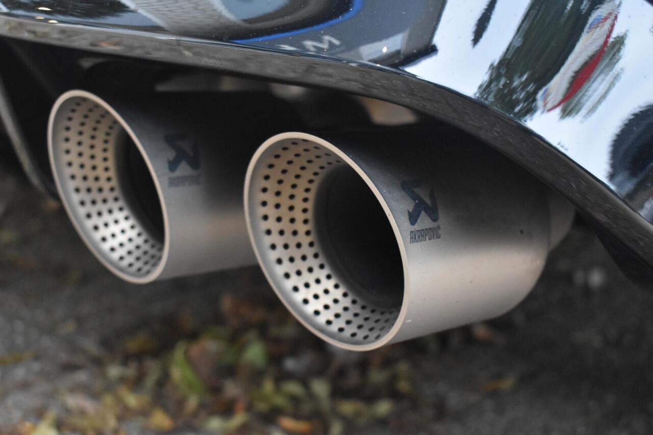 Volkswagen GOLF 2.0 TSI 4Motion R Performance Akra Pano DCC HUD Harman/K