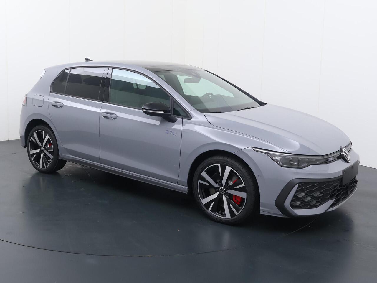 Volkswagen GOLF 8 GTE 1.5 eHybrid 200 kW / 272 PK Hatchback 6-DSG | Panoramadak | Black Style |