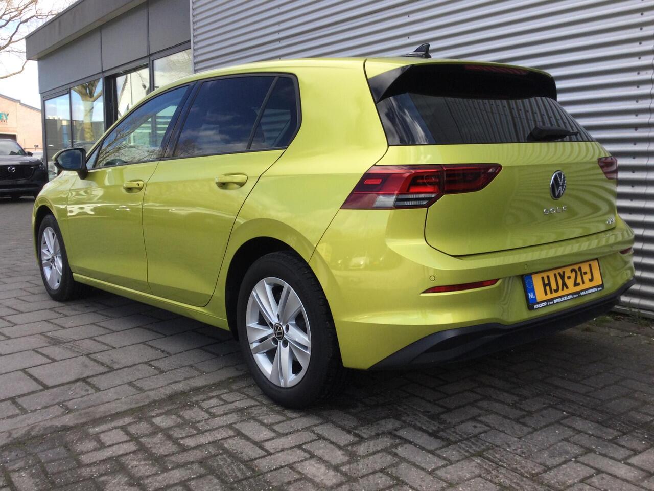 Volkswagen GOLF 1.0 eTSI Life | Navi | PDC | Adpt. Cruise |