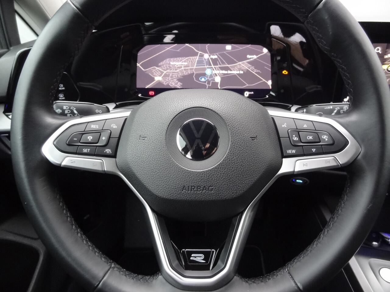 Volkswagen GOLF 1.5 TSI | R-LINE / STYLE | IQ LIGHT | SFEERV | ADAP CRUISE | VIRTUAL DASH | CAMERA