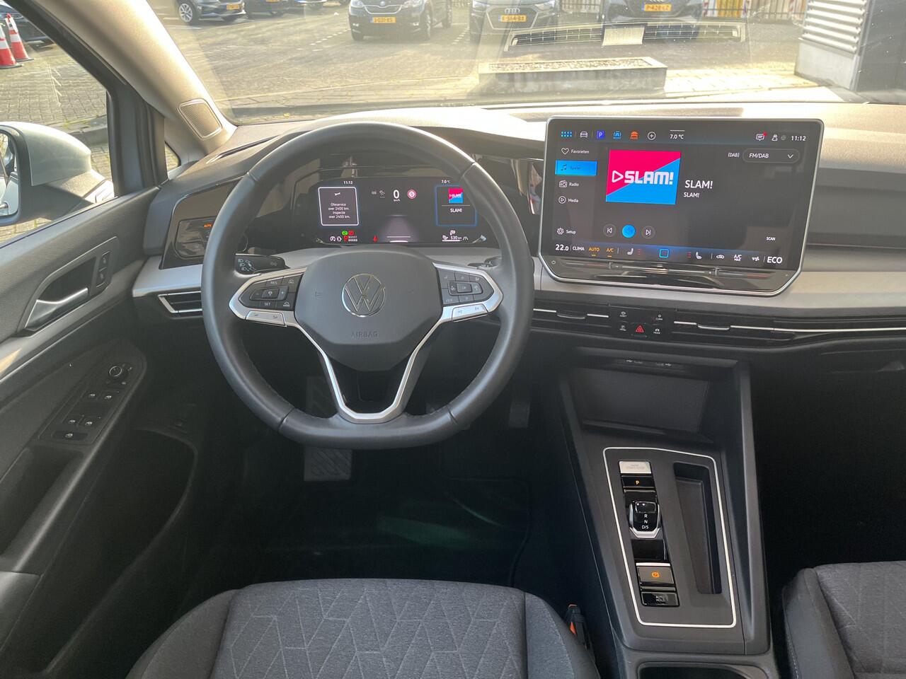 Volkswagen GOLF 1.5 eHybrid Life Edition / Achteruitrijcamera / Comfort Pakket / Stoelverwarming / Sfeerverlichting / Park Assist