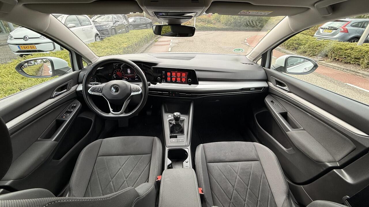 Volkswagen GOLF Variant 1.5 TSI Style / Adaptive Cruise Control / CarPlay / Stuur en Stoelverwarming