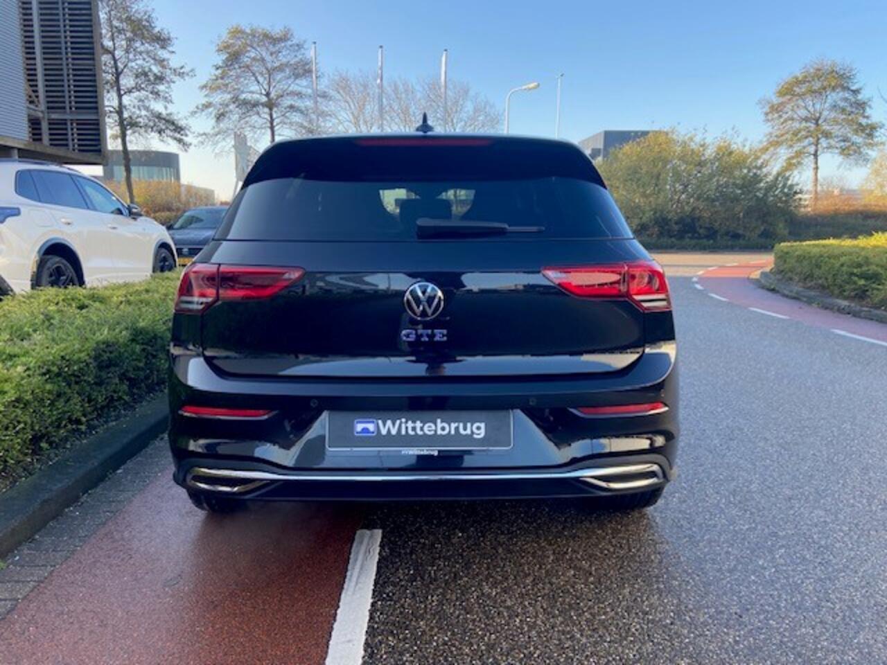 Volkswagen GOLF 1.4 eHybrid 245pk DSG GTE / 18" LMV / Navi / Carplay / Stuur & Stoelverwarming / LED