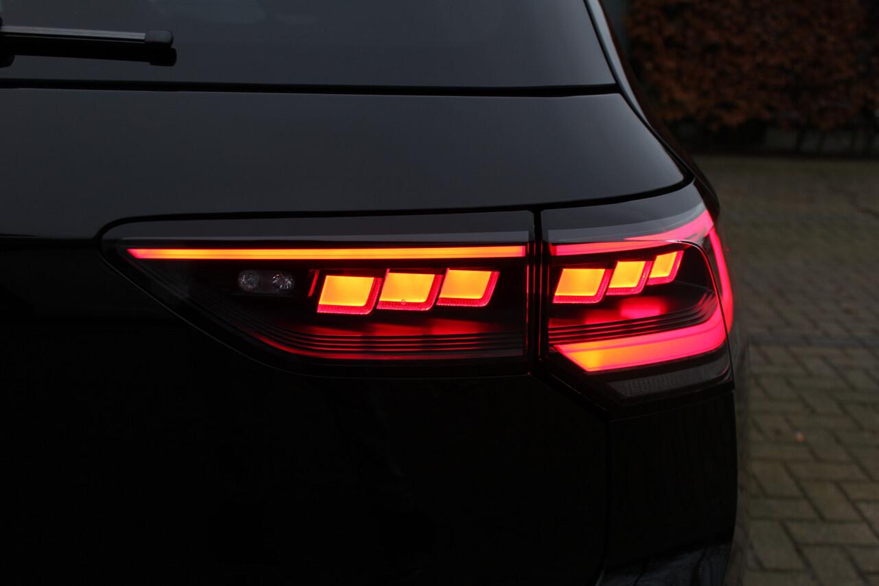 Volkswagen GOLF 1.5 eHybrid GTE 272 pk | Panorama dak | Stoel/Stuur verwarming | 360* Camera | Schuif/Kantel dak | Adaptive cruise controler | Keyless start | Apple CarPlay/Android Auto | Draadloze telefoonlader | IQ.Lights | Climate controle | Parkeersensoren V+A | Navi