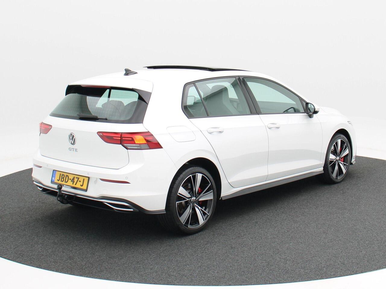 Volkswagen GOLF 1.4 eHybrid GTE 245PK | Full LED | Panorama Dak | Carplay | Climate Control | Parkeersensoren | Stoel Verwarming & Ventilatie | 18 Inch | 78.268 Km