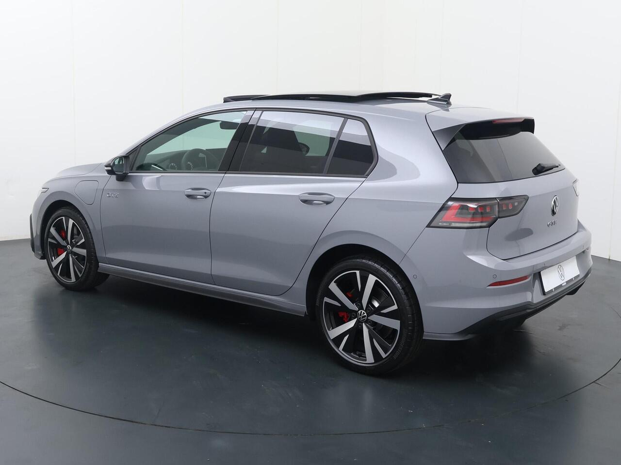 Volkswagen GOLF 8 GTE 1.5 eHybrid 200 kW / 272 PK Hatchback 6-DSG | Panoramadak | Black Style |