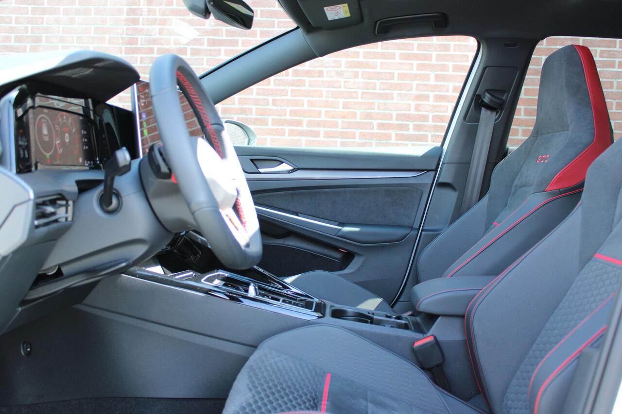 Volkswagen GOLF 2.0 TSI 300PK GTI CLUBSPORT |AKRAPOVIC|PANO-DAK|DCC-PRO|IQ-MATRIX|