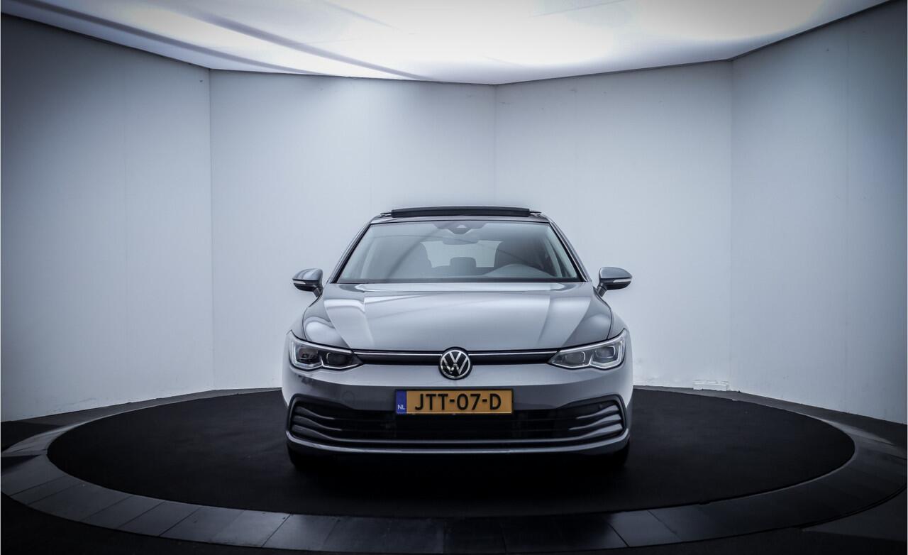 Volkswagen GOLF 1.5TSI LIFE Business PANO | IQ LIGHTS | VIRTUAL | ACC | STUUR+STOELVERW | CARPLAY | AMBIANCE LIGHT | LMV