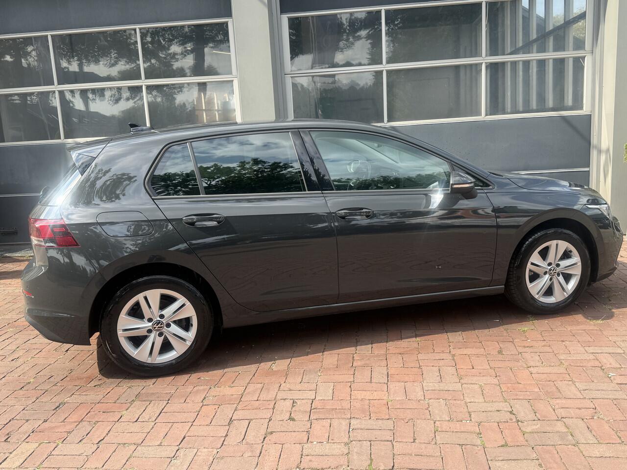 Volkswagen GOLF 1.5 eTSI R-Line Aut. Style | LED | Stoel + stuurverwarming | ACC | PDC 07-2020 76.689 KM