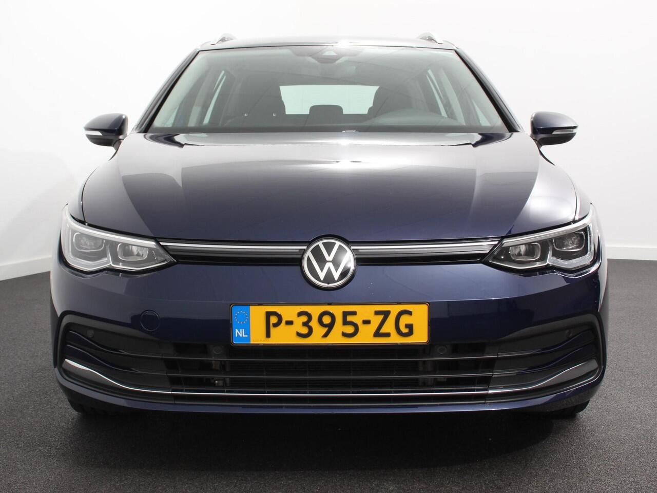 Volkswagen GOLF Variant 1.5 eTSI 150pk DSG Style Navigatie Climate Control Camera Parkeer Sensoren Adaptive Cruise control Achterklep elektrisch bedienbaar Stoelverwarming